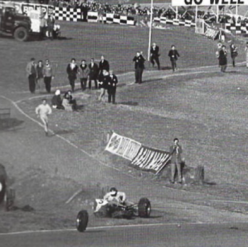 Course des champions à Brands Hatch 1965 : abandon sur accident, un de rares que Jim ait eu...